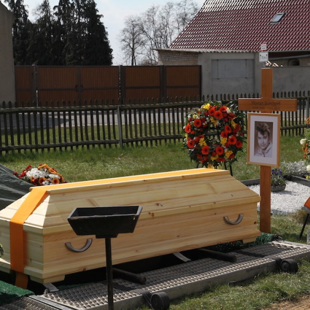 s_img_4375 Bestattungen Dunker - Kondolenzbücher - Florian Borchert