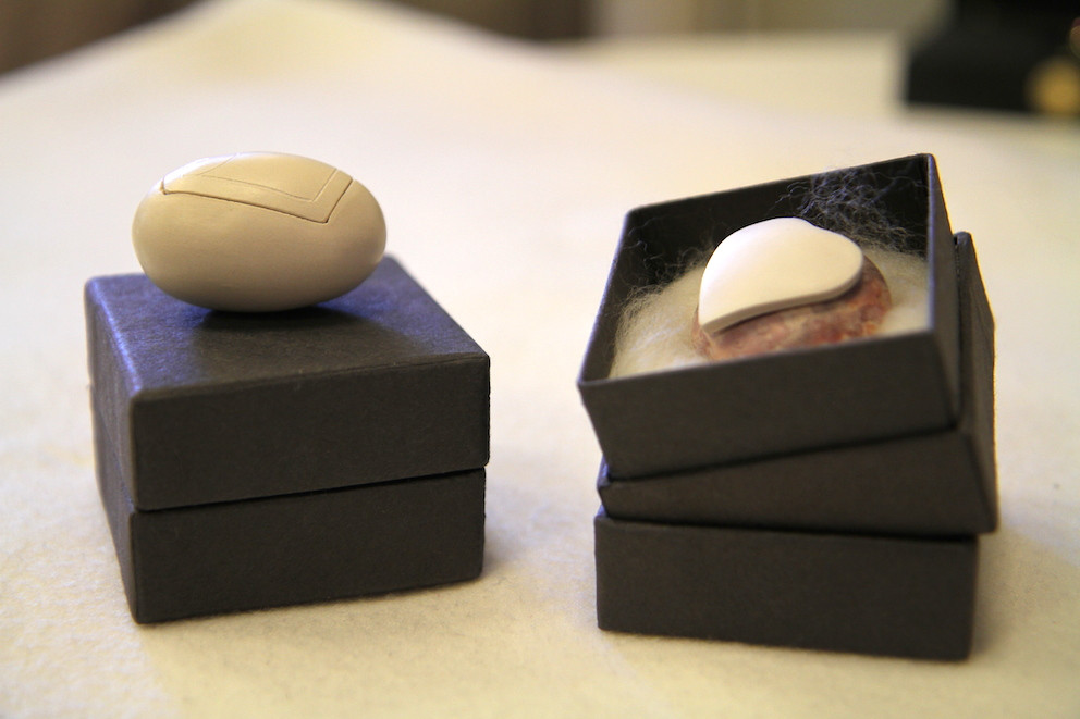 Einen kleinen Teil der Asche, immer bei sich