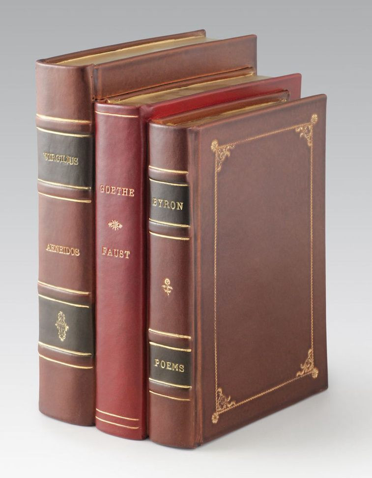 Urne in Buchform. Goethe´s FAUST