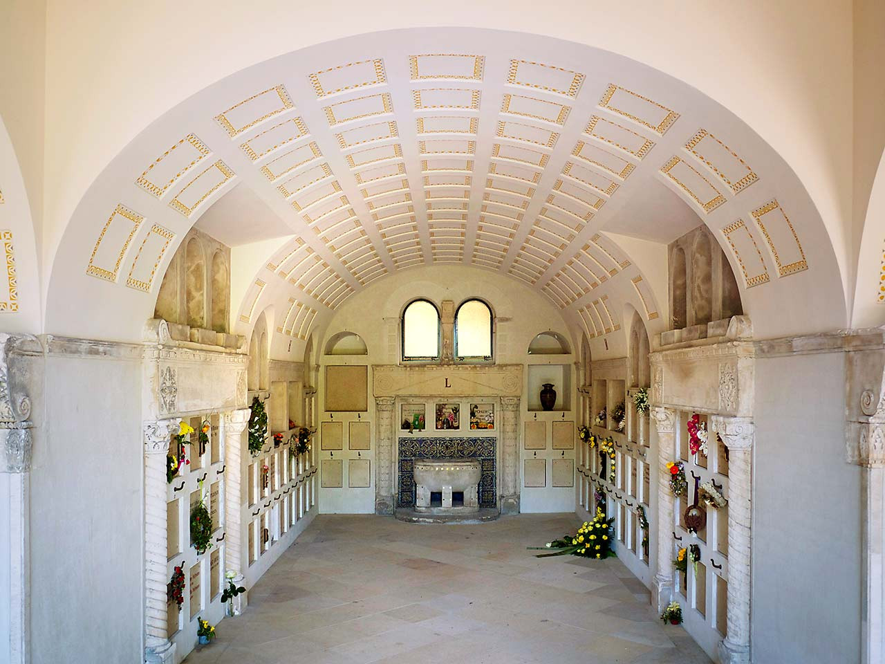 m_fld128_kolumbarium_p1070336 Bestattungen Dunker – Grabstellen - Kolumbarium