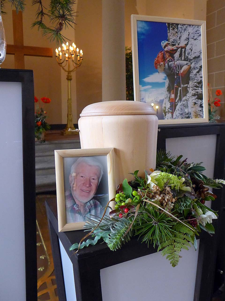 m_fld128_trauerfeier_nur_urne_1802_2154 Bestattungen Dunker – Trauerfeier mit Urne